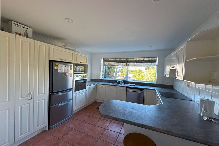 Photo of property in 10 Lone Tree Grove, Kelson, Lower Hutt, 5010