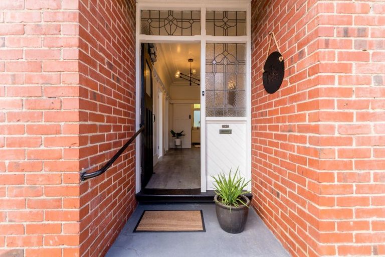 Photo of property in 33 Beach Street, Saint Clair, Dunedin, 9012