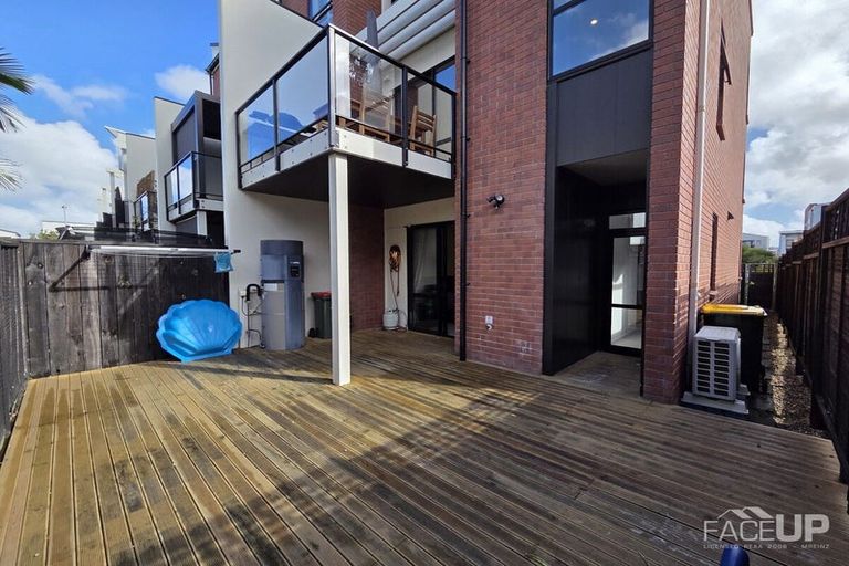 Photo of property in 13 William Stratton Lane, Hobsonville, Auckland, 0616
