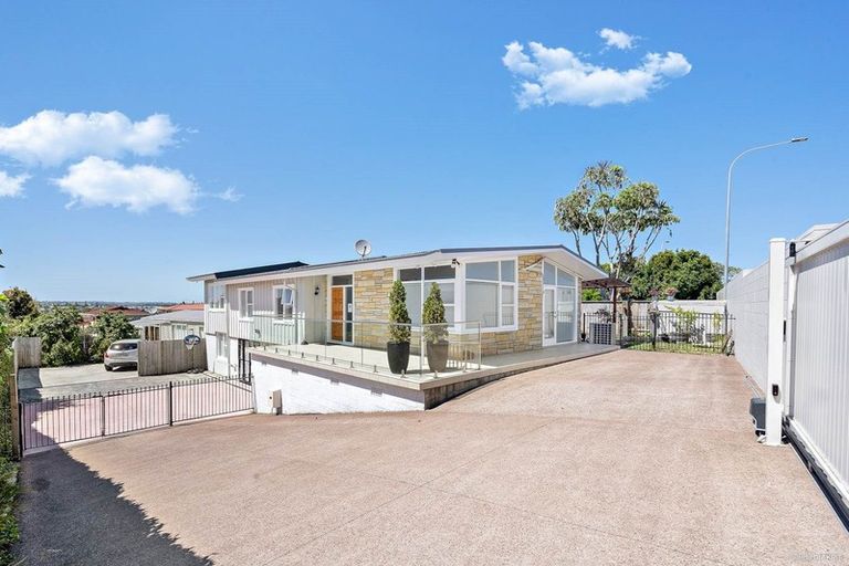 Photo of property in 287 Te Atatu Road, Te Atatu South, Auckland, 0610