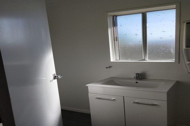 Photo of property in 20 Edgeware Road, Palmerston North, 4410