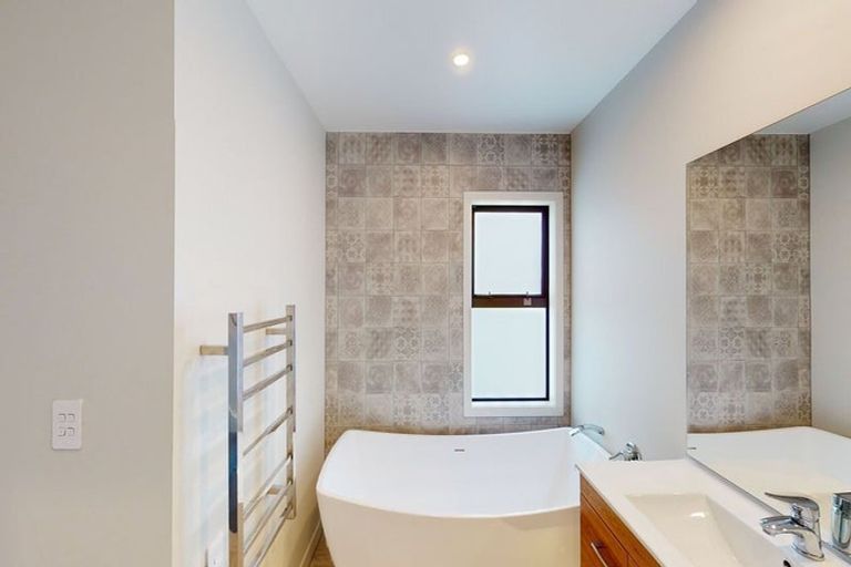 Photo of property in 1 Lyons Crescent, Strathmore Park, Wellington, 6022