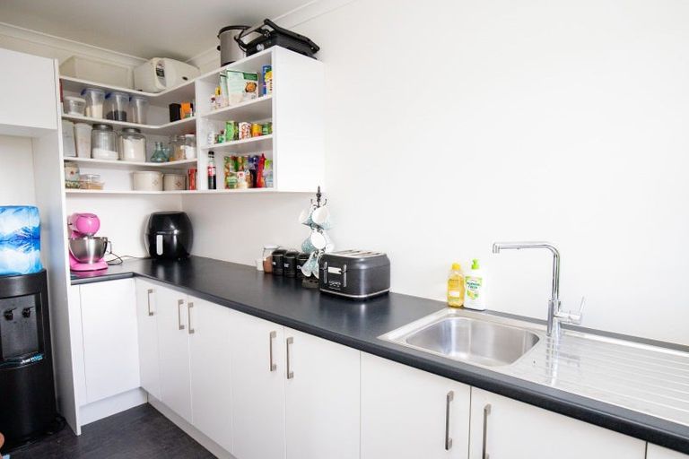 Photo of property in 8 Costello Drive, Ngatea, 3503