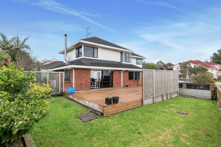 Photo of property in 20 Simmental Crescent, Somerville, Auckland, 2014