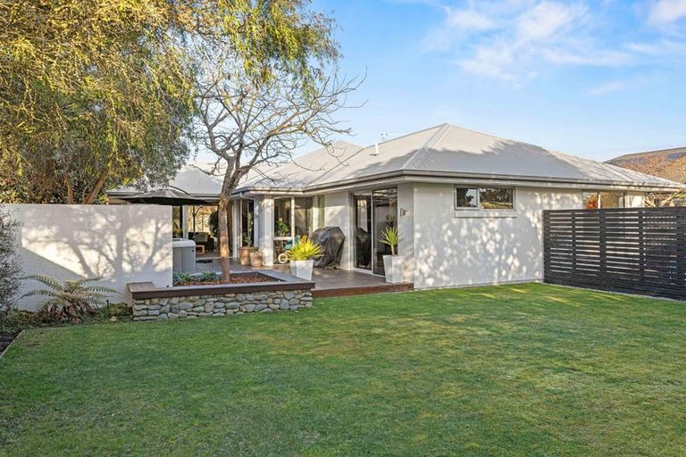 Photo of property in 32 Rue De La Mare, Parklands, Christchurch, 8083