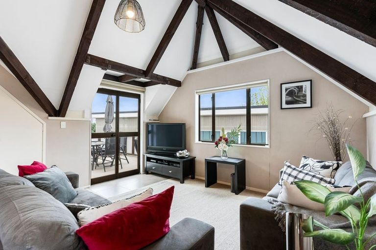 Photo of property in 1 Adonis Place, Half Moon Bay, Auckland, 2012