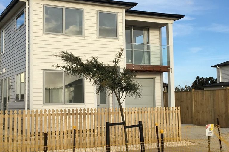 Photo of property in 5 Toanui Road, Hobsonville, Auckland, 0616