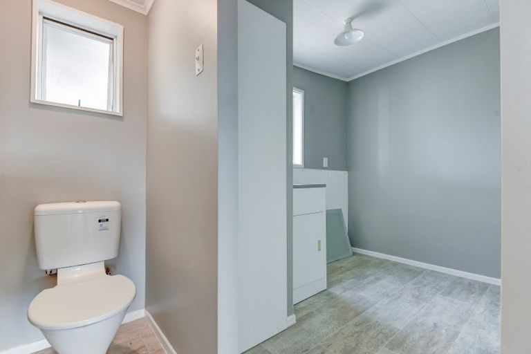 Photo of property in 2 Morgan Street, Castlecliff, Whanganui, 4501