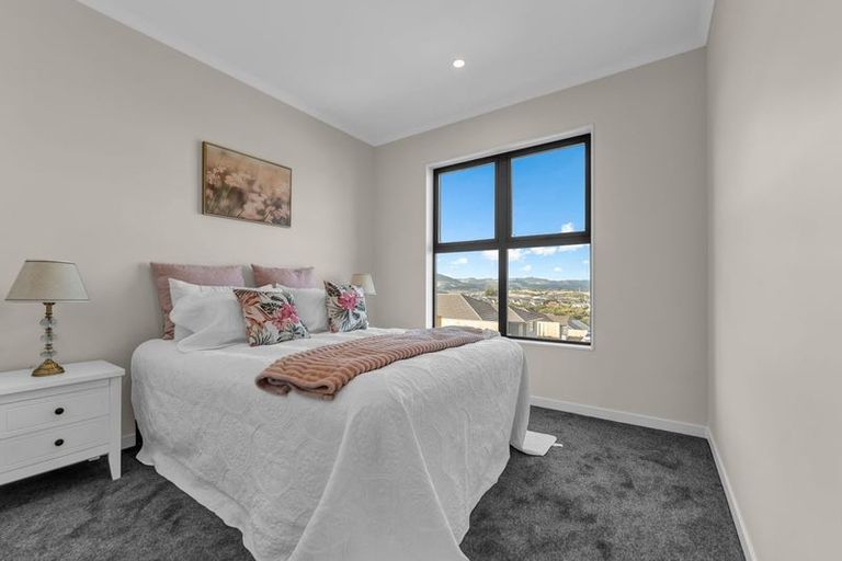 Photo of property in 13 Dolcetto Place, Pokeno, 2402