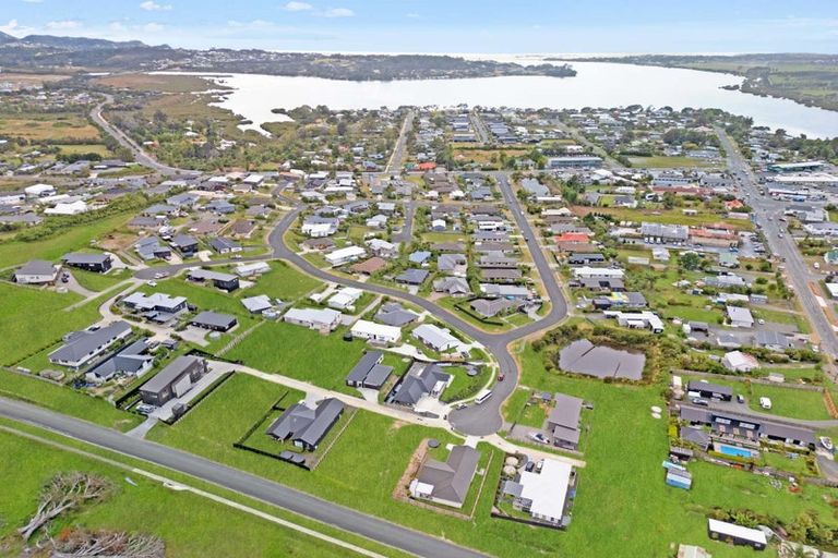 Photo of property in 68 Weka Street, Mangawhai, 0505