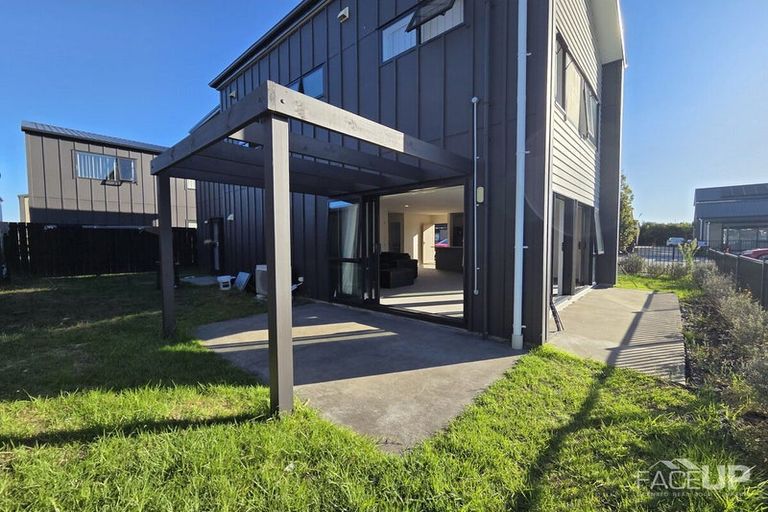 Photo of property in 50 Black Beech Crescent, Takanini, 2110