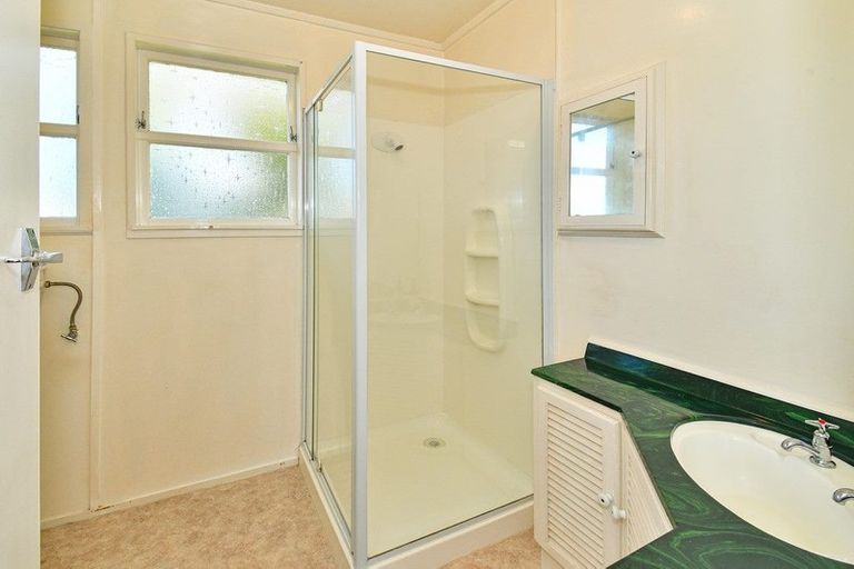 Photo of property in 14 Valencia Place, Manurewa, Auckland, 2102