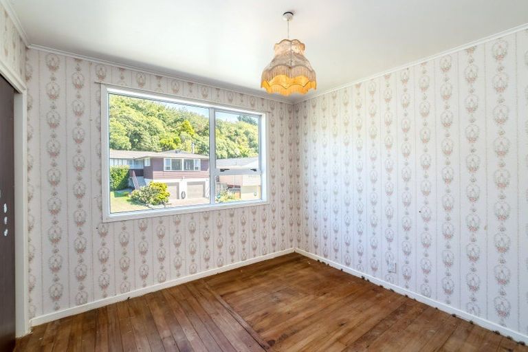 Photo of property in 13 Rembrandt Avenue, Tawa, Wellington, 5028