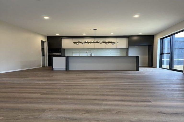 Photo of property in 28 Bendridge Street, Flat Bush, Auckland, 2019