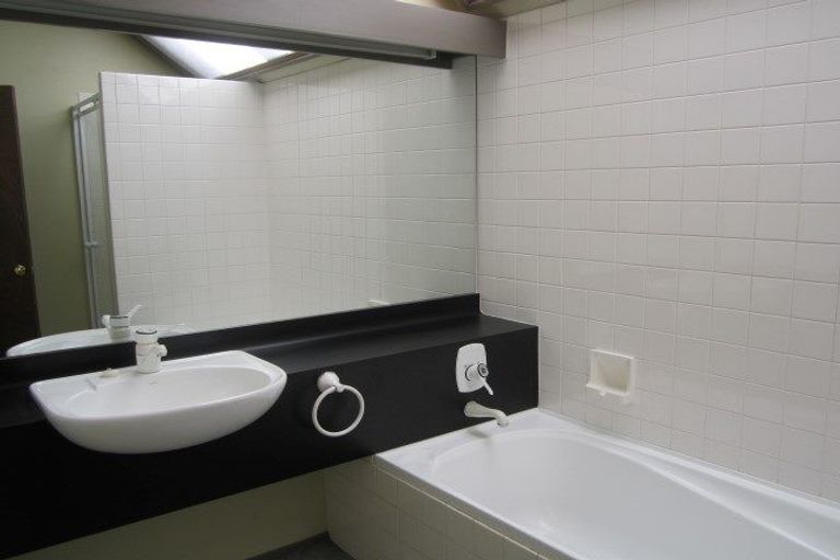 Photo of property in 21a Wairakei Road, Bryndwr, Christchurch, 8052