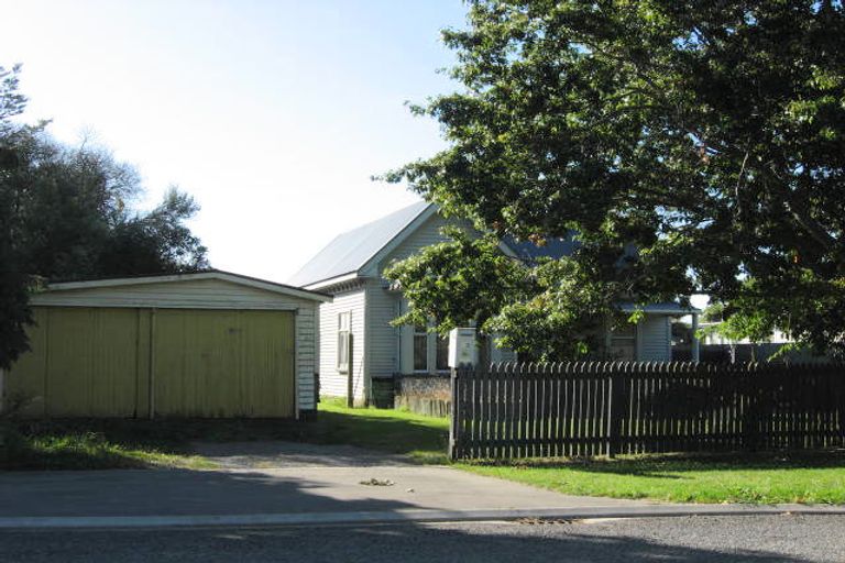 Photo of property in 13 Selwyn Street, Leeston, 7632