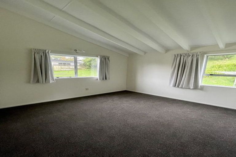 Photo of property in 93 Stewart Drive, Newlands, Wellington, 6037