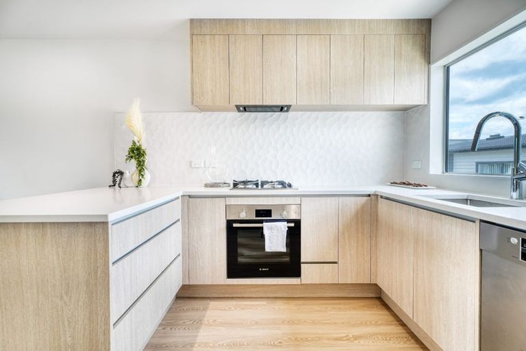 Photo of property in 21c Granville Drive, Massey, Auckland, 0614