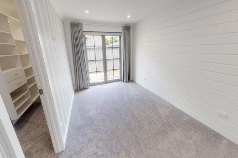 Photo of property in 3 Colombo Street, Palmerston North, 4410