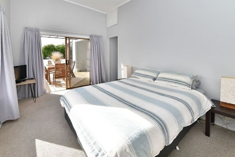 Photo of property in 956 Whangaparaoa Road, Manly, Whangaparaoa, 0930