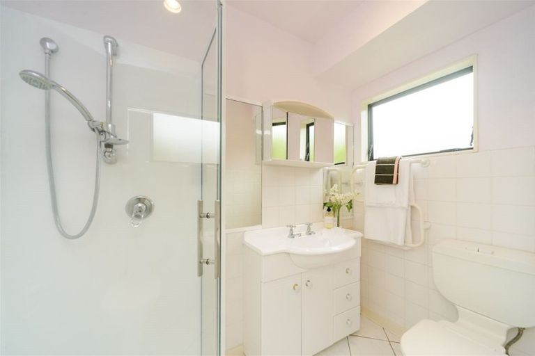 Photo of property in 127 Summerhill Drive, Fitzherbert, Palmerston North, 4410