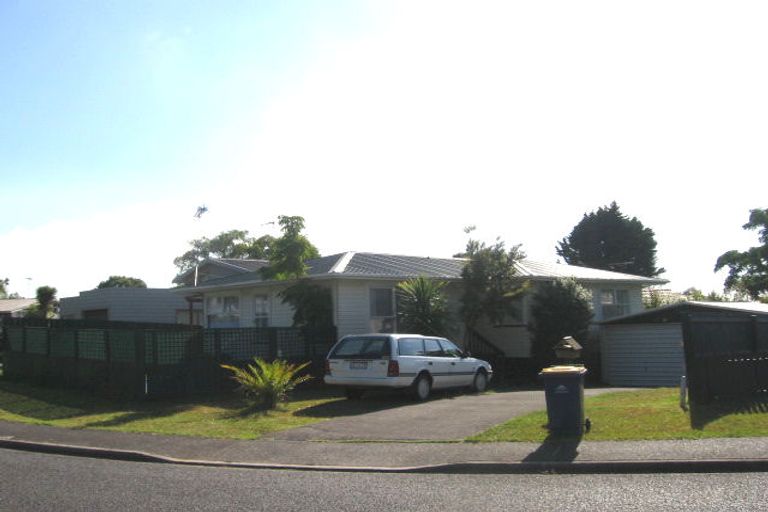 Photo of property in 2/2 Hatherlow Street, Glenfield, Auckland, 0629