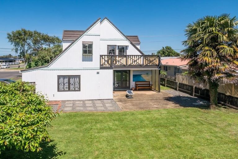 Photo of property in 1 Treadwell Street, Springvale, Whanganui, 4501