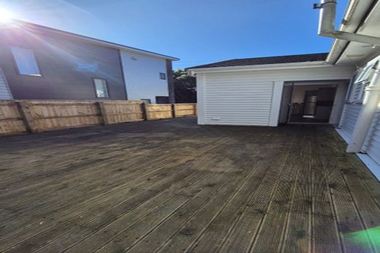 Photo of property in 22 Hampton Hill Road, Tawa, Wellington, 5028