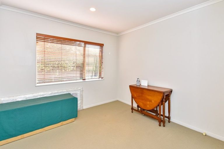 Photo of property in 217 Carnoustie Drive, Wattle Downs, Auckland, 2103