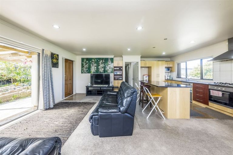 Photo of property in 21 Olive Crescent, Papatoetoe, Auckland, 2025