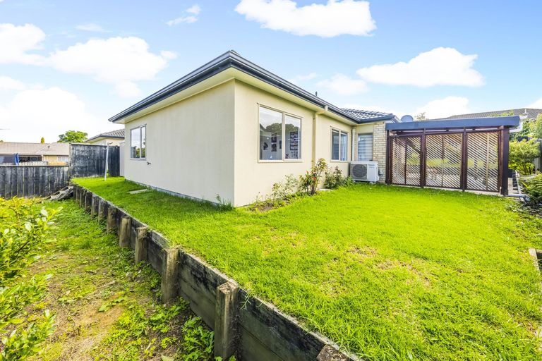 Photo of property in 14 Ashmere Lane, Weymouth, Auckland, 2103