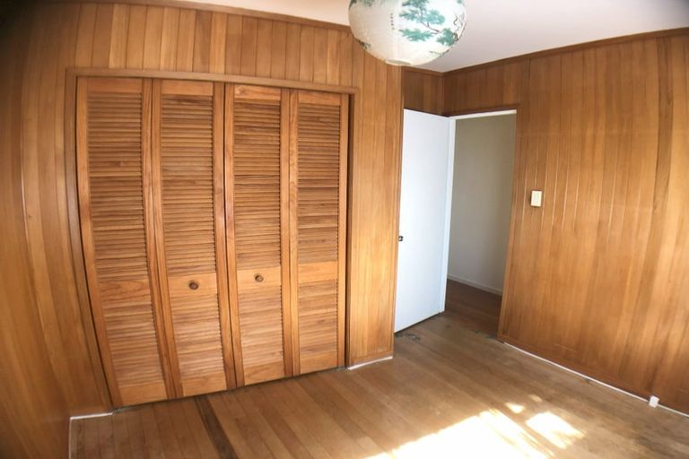 Photo of property in 61 Raleigh Road, Northcote, Auckland, 0627