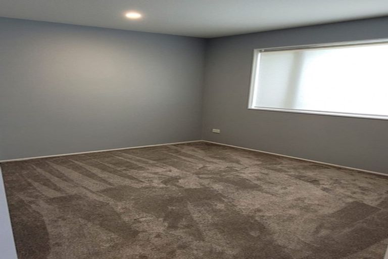 Photo of property in 37 Santa Monica Place, Goodwood Heights, Auckland, 2105