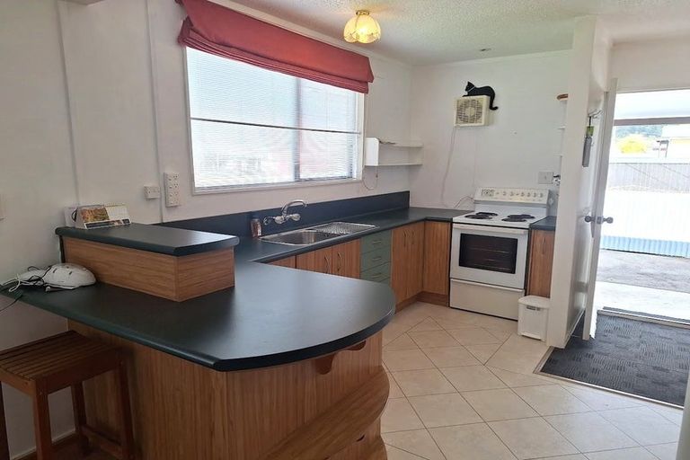 Photo of property in 1/8 Murray Street, Wallaceville, Upper Hutt, 5018