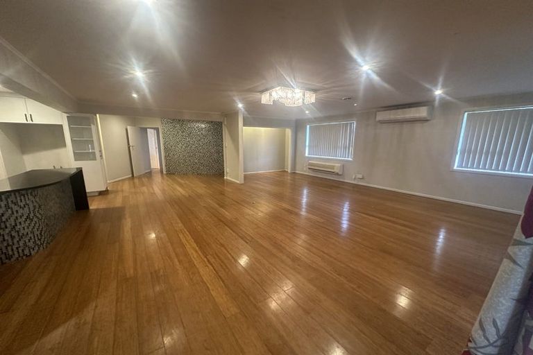 Photo of property in 54 Kirton Crescent, Manurewa, Auckland, 2102