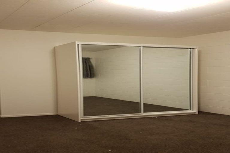 Photo of property in 33 Seddon Road, Frankton, Hamilton, 3204