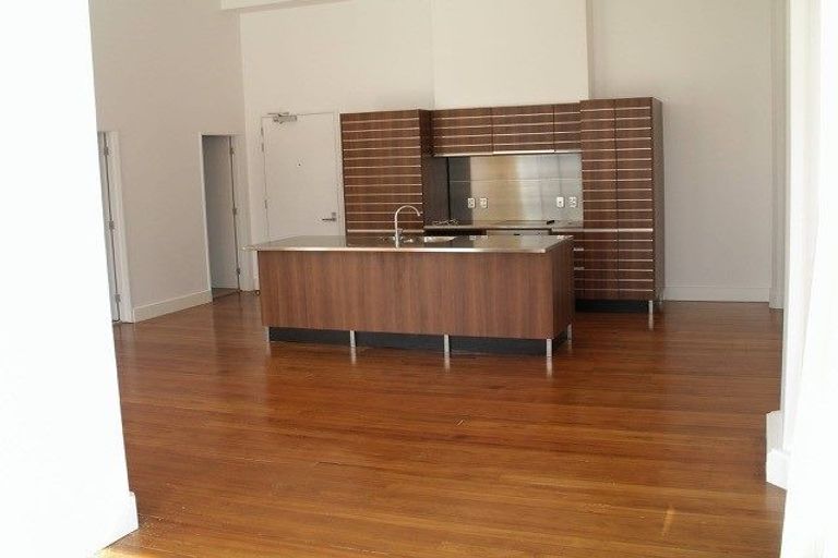 Photo of property in Augusta Apartments, 11/254 Willis Street, Te Aro, Wellington, 6011