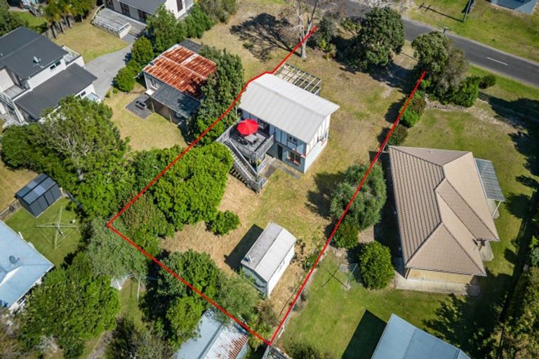 Photo of property in 210 Given Avenue, Whangamata, 3620