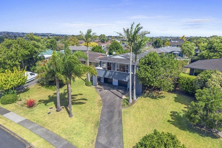 Photo of property in 22 Himalaya Drive, Half Moon Bay, Auckland, 2012