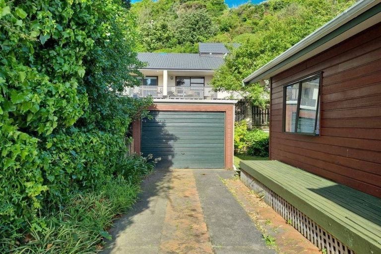 Photo of property in 108a Mana Esplanade, Paremata, Porirua, 5026