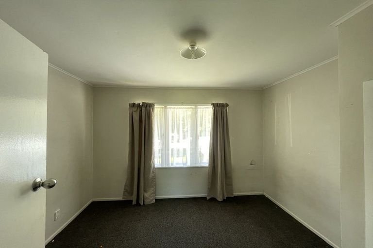 Photo of property in 71 Blake Road, Mangere East, Auckland, 2024