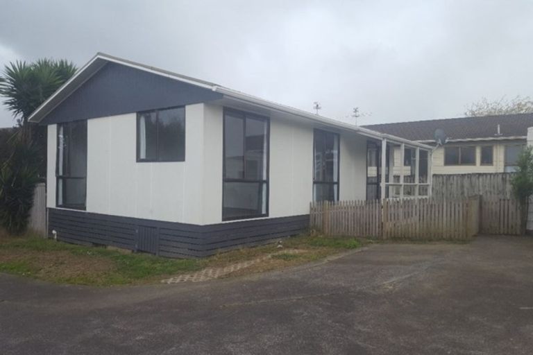 Photo of property in 1/141 Carnoustie Drive, Wattle Downs, Auckland, 2103