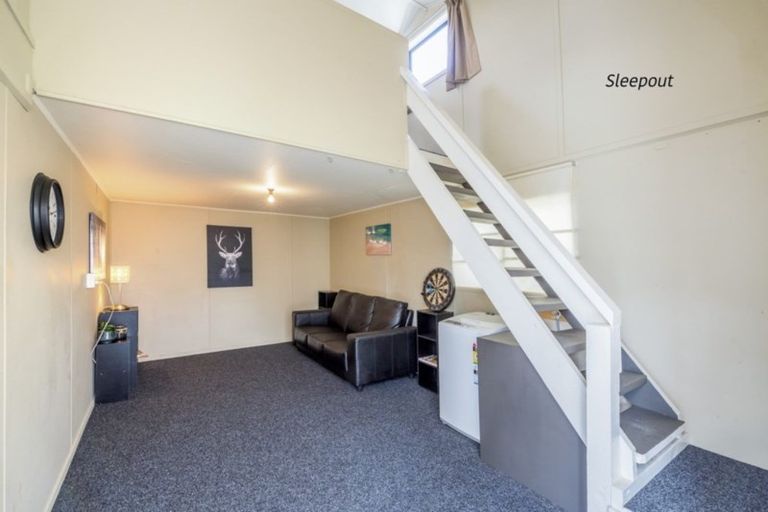 Photo of property in 21 Charles Street, Levin, 5510