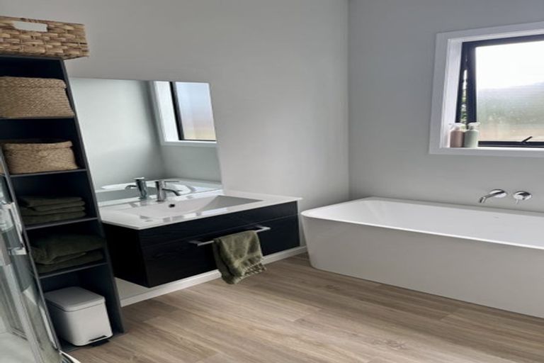 Photo of property in 21d Margaret Road, Raumati Beach, Paraparaumu, 5032