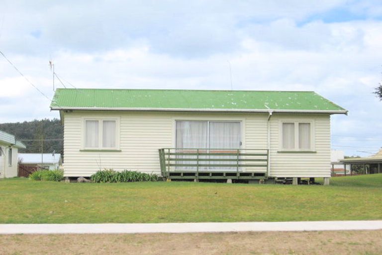 Photo of property in 114 Philomel Road, Whangamata, 3620