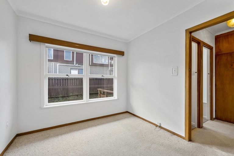 Photo of property in 1/18 East Coast Road, Milford, Auckland, 0620