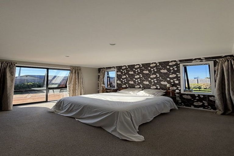 Photo of property in 1 Retallick Way, Amberley, 7410