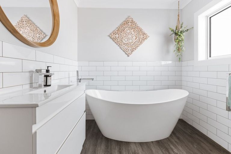 Photo of property in 12 Mcdonnell Street, Omokoroa, 3114