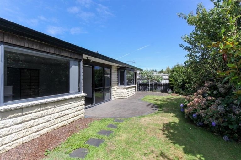 Photo of property in 1a Turakina Street, Merrilands, New Plymouth, 4312