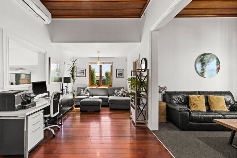 Photo of property in 92 Auckland Road, Greenmeadows, Napier, 4112